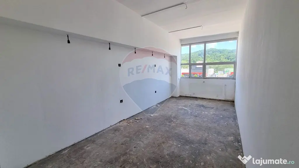 Spatiu comercial 370 mp | Vasile Lucaciu Baia Mare | 3 ??...