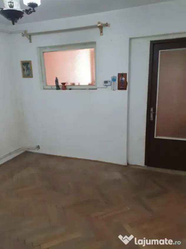 apartament 4 camere (81 mp + 7 mp boxa), Maratei, Piatra Neamt 78000 negociabil