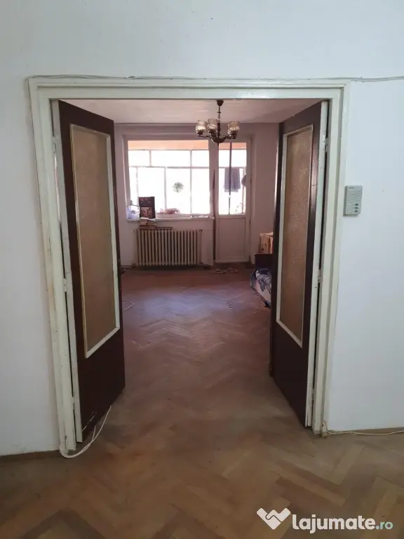 apartament 4 camere (81 mp + 7 mp boxa), Maratei, Piatra Neamt 78000 negociabil