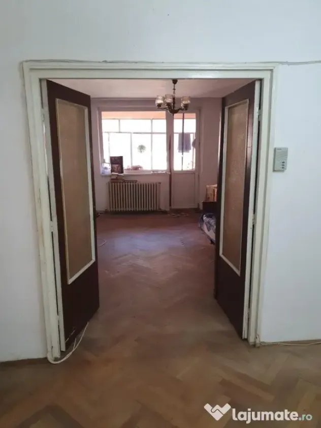apartament 4 camere (81 mp + 7 mp boxa), Maratei, Piatra Neamt 78000 negociabil