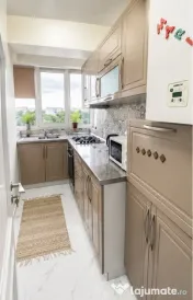 Vând apartament decomandat 