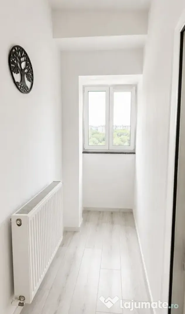Vând apartament decomandat