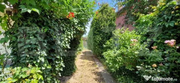 Casă cu teren generos de 905 mp, dublă deschidere – Piel