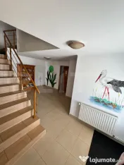 Vilă cu potențial turistic, 250 mp, la poalele munților R 