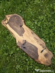 Cuier rustic din lemn masiv de nuc 