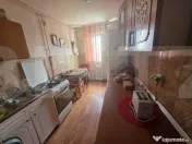 Apartament cu 2 camere decomandate.