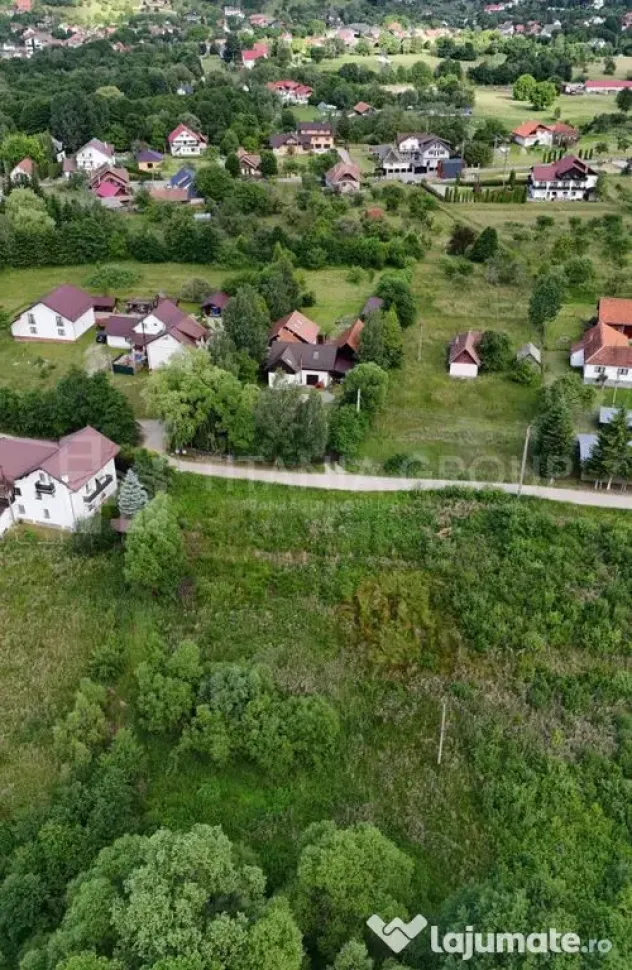 Teren 2.797 mp cu priveliște montană și potențial tur...