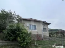 Casă cu potențial deosebit și teren de 3.400 mp în Recea