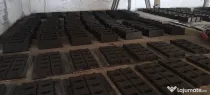 Bolțari de beton , pavaje , accesorii din tabla pentru gard și acoperiș