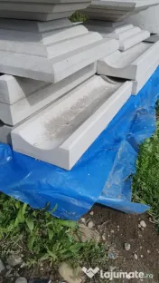 Bolțari de beton , pavaje , accesorii din tabla pentru gard și acoperiș 