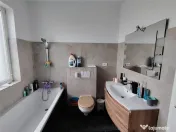 COMISION 0 - Duplex mobilat utilat - dormitor la parter 