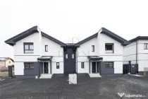 Duplex separat prin casa scarii - finisaje premium - compart