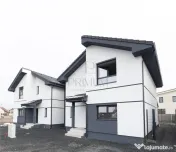 Duplex separat prin casa scarii - finisaje premium - compart 