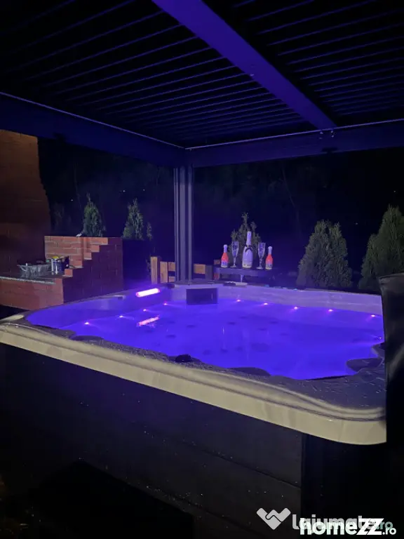 Apartament Lux &Business la cheie: cu vedere la munte, curte