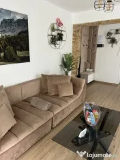 Apartament Lux &Business la cheie: cu vedere la munte, curte 