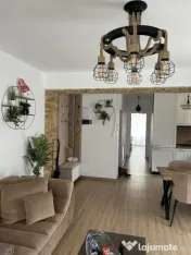 Apartament Lux &Business la cheie: cu vedere la munte, curte 
