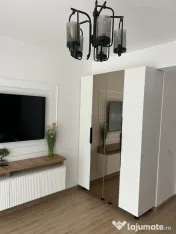 Apartament Lux &Business la cheie: cu vedere la munte, curte 