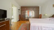 APARTAMENT ISTORIC 110 MP CU POD SI VEDERE SPRE STRADA RE... 