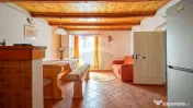APARTAMENT ISTORIC 110 MP CU POD SI VEDERE SPRE STRADA RE... 
