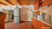 APARTAMENT ISTORIC 110 MP CU POD SI VEDERE SPRE STRADA RE... 