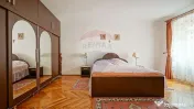 APARTAMENT ISTORIC 110 MP CU POD SI VEDERE SPRE STRADA RE... 