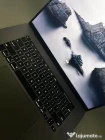 macbook pro 16'' , i9 2,4GHz, 32Gb, 1Tb