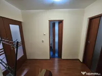 Se închiriază apartament cu 2 camere la etajul 1,zona Mercur 