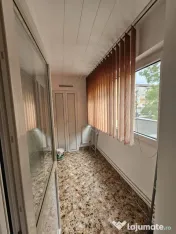 Se închiriază apartament cu 2 camere la etajul 1,zona Mercur 