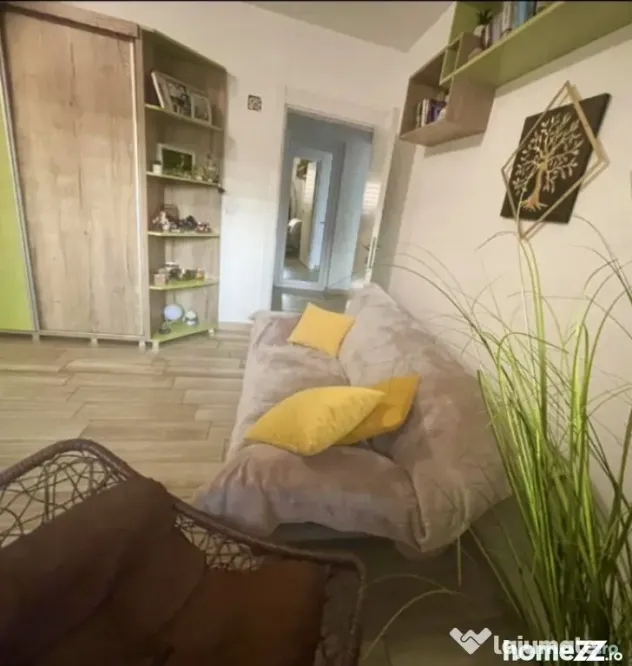 Apartament 3 camere, decomandat 80 mp, zona Garii - Rovine R - Craiova (Dolj)