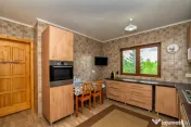 Proprietate de poveste în Corbi, Argeș - Doua case si 630 