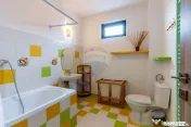 Casă gata de mutat, 5 cam, teren 507mp, stradă privata,...
