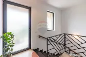 Casă gata de mutat, 5 cam, teren 507mp, stradă privata,...