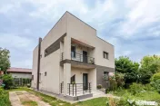 Casă gata de mutat, 5 cam, teren 507mp, stradă privata,... 