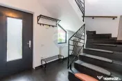 Casă gata de mutat, 5 cam, teren 507mp, stradă privata,... 