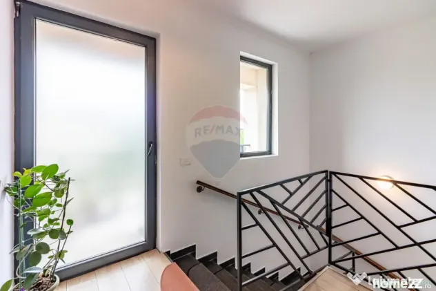 Casă gata de mutat, 5 cam, teren 507mp, stradă privata,...