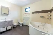 Casă gata de mutat, 5 cam, teren 507mp, stradă privata,... 