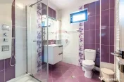 Casă gata de mutat, 5 cam, teren 507mp, stradă privata,...