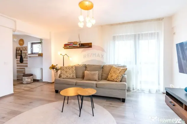 Apartament 3 camere de vânzare | Terasă 25 mp | Parcare...