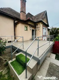 Apartament 2 camere, 74 mp, renovabil, zona Ultracentral