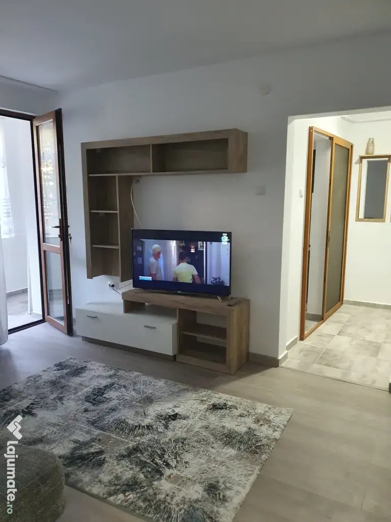 Persoana fizica inchiriez apartament 2 camere super central
