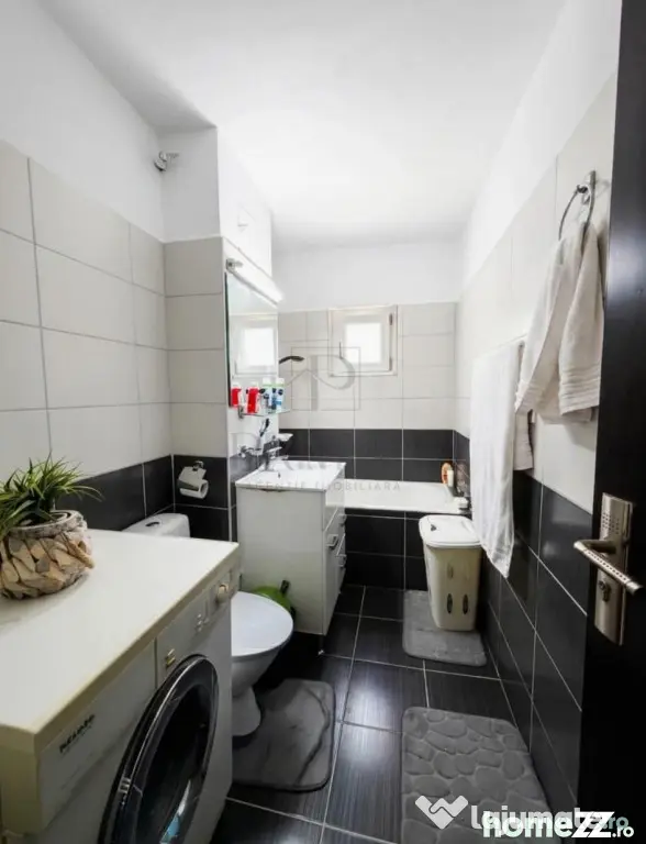 LIPOVEI - ETAJ 2 - BLOC IZOLAT - 3 CAMERE - 2 BAI - CLIMA - - Timisoara (Timis)