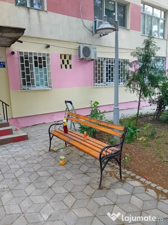 Apartament de închiriat ca spațiu comercial