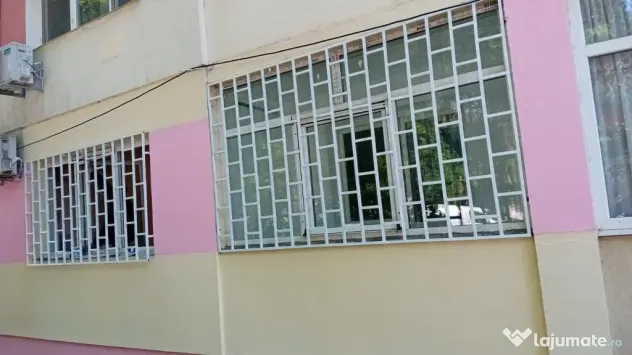 Apartament de închiriat ca spațiu comercial
