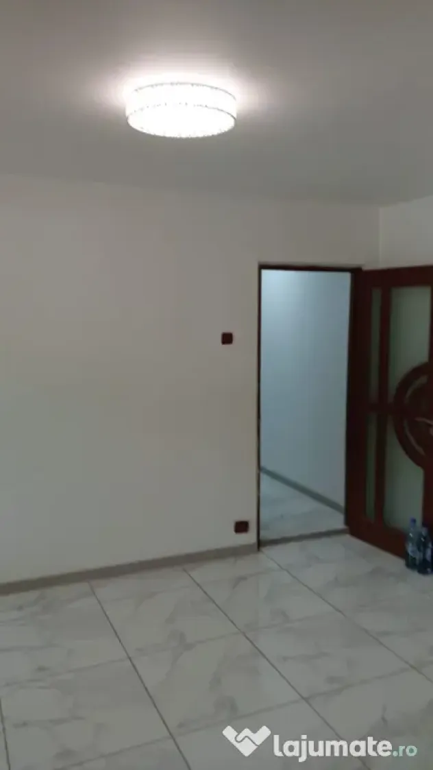Apartament de închiriat ca spațiu comercial