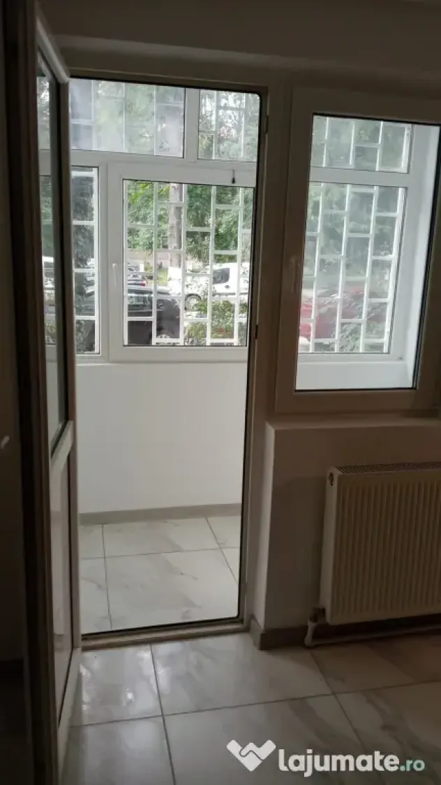 Apartament de închiriat ca spațiu comercial