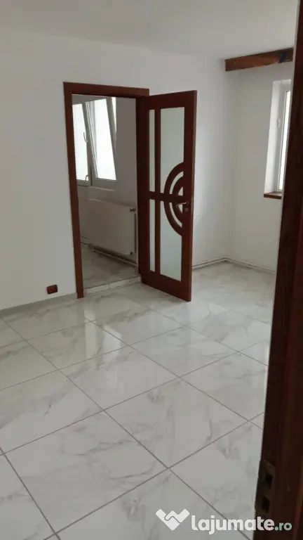 Apartament de închiriat ca spațiu comercial