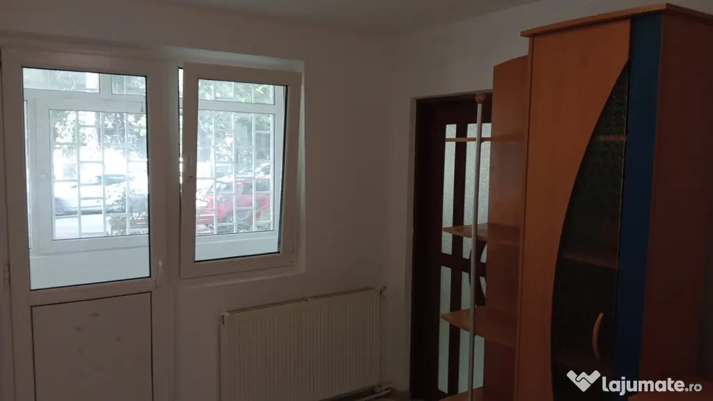 Apartament de închiriat ca spațiu comercial