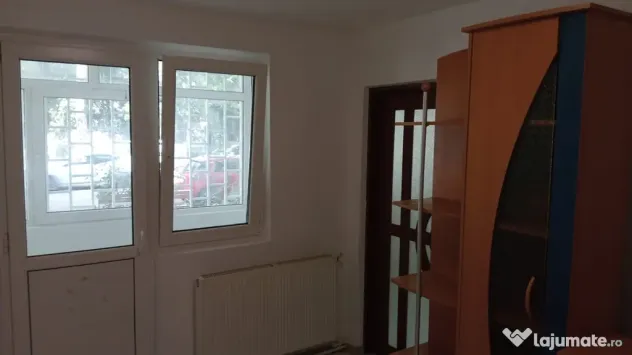 Apartament de închiriat ca spațiu comercial