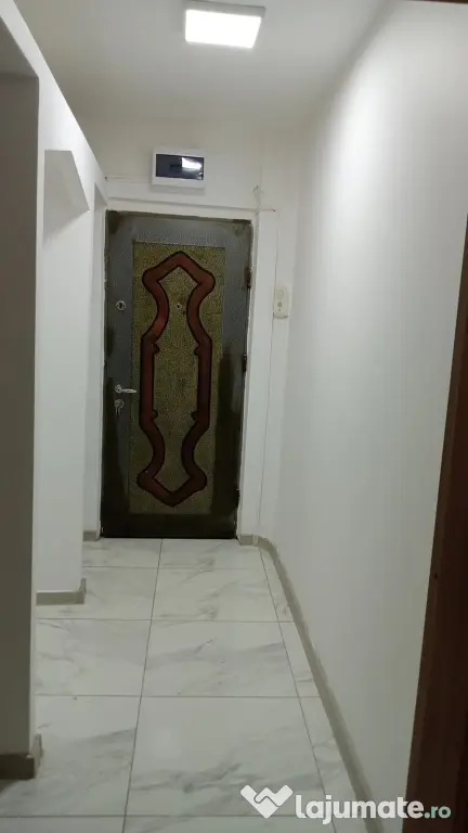 Apartament de închiriat ca spațiu comercial