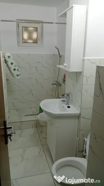 Apartament de închiriat ca spațiu comercial